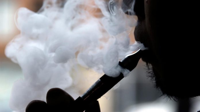New York governor urges halt to all vaping after lung disease outbreak scares