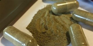 Why is kratom, a popular herbal supplement, receiving criticism from the FDA