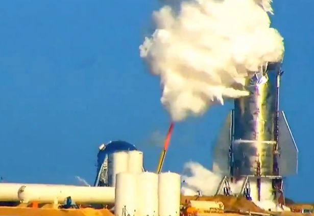 Top of SpaceX Starship MK-1 Bursts Off during Pressurized Testing in Texas